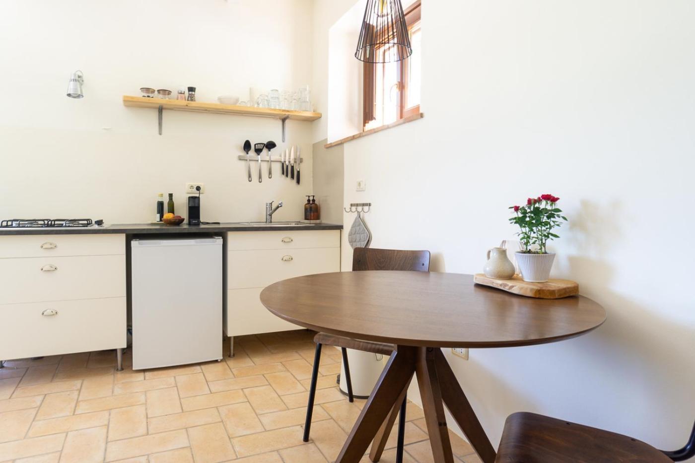 Rosa Nel Pozzo Apartments And B&B San Pietro  Exteriér fotografie