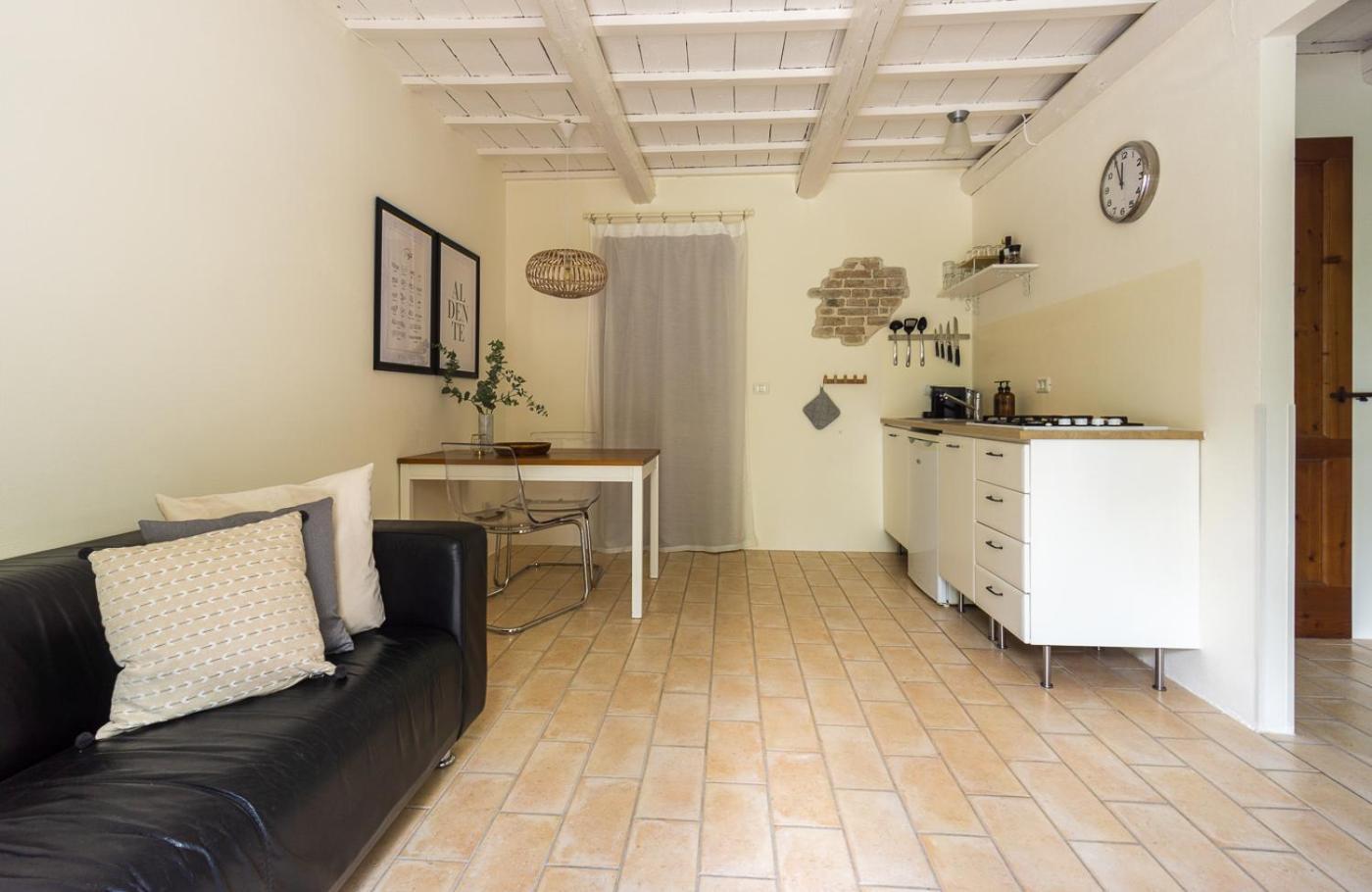 Rosa Nel Pozzo Apartments And B&B San Pietro  Exteriér fotografie