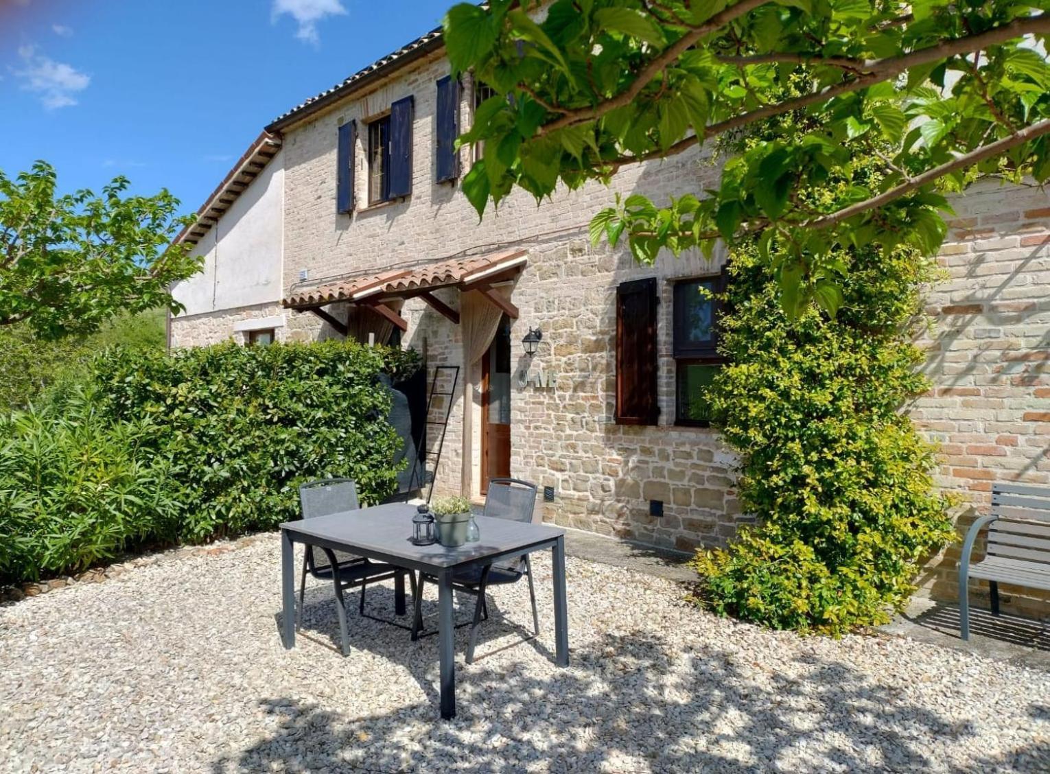 Rosa Nel Pozzo Apartments And B&B San Pietro  Exteriér fotografie