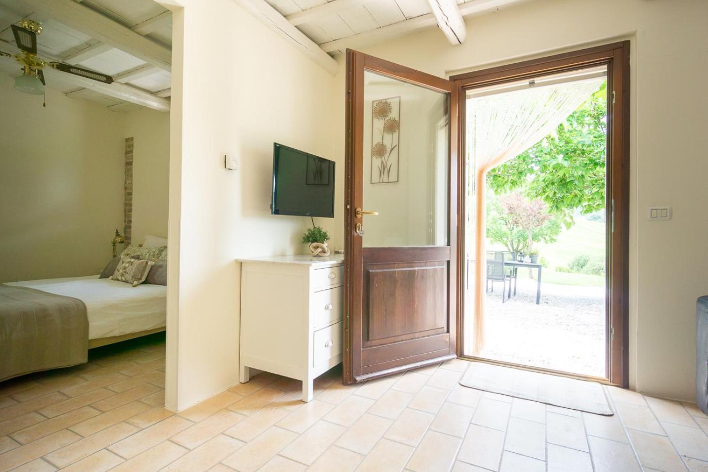 Rosa Nel Pozzo Apartments And B&B San Pietro  Exteriér fotografie
