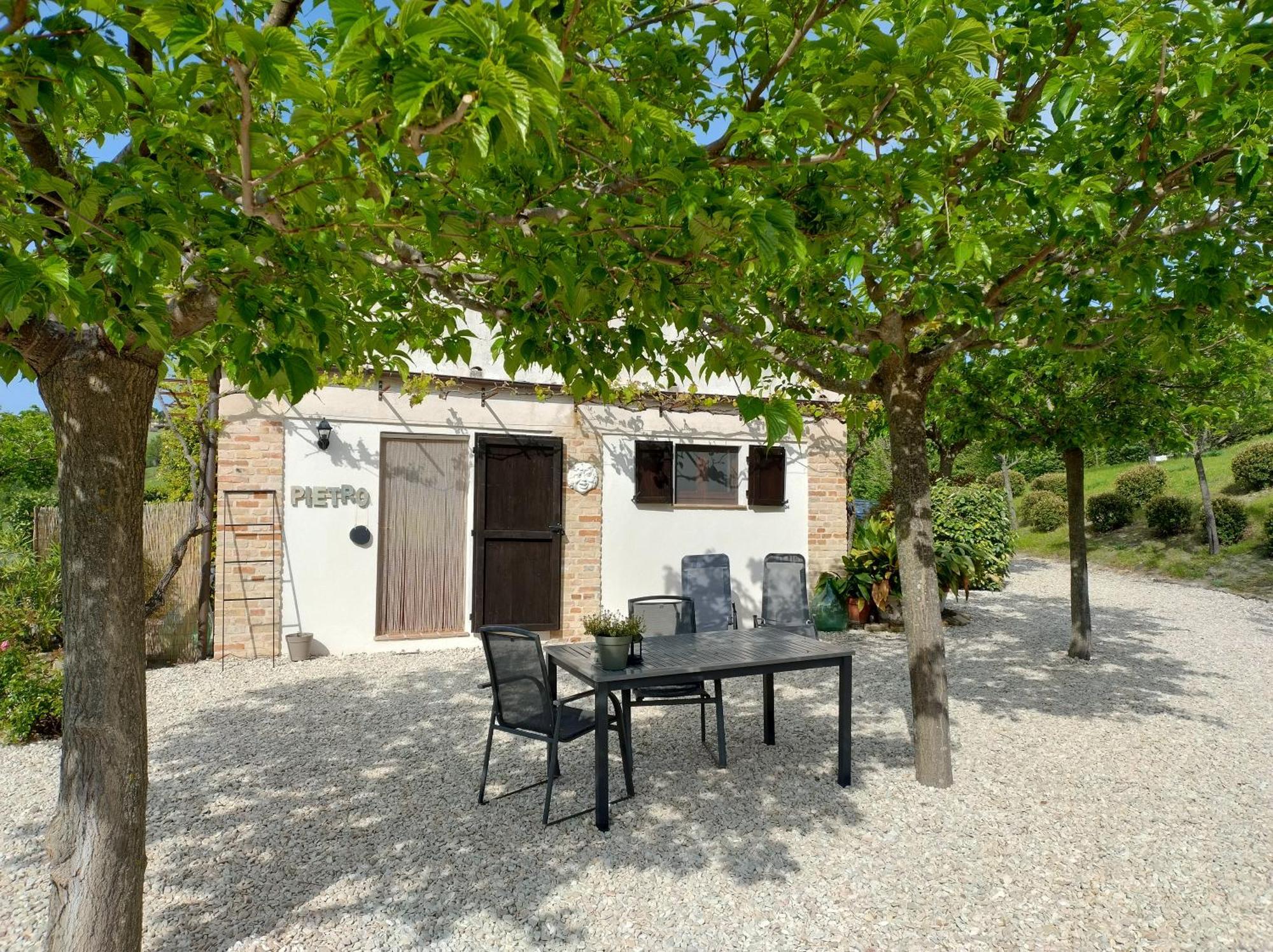 Rosa Nel Pozzo Apartments And B&B San Pietro  Exteriér fotografie