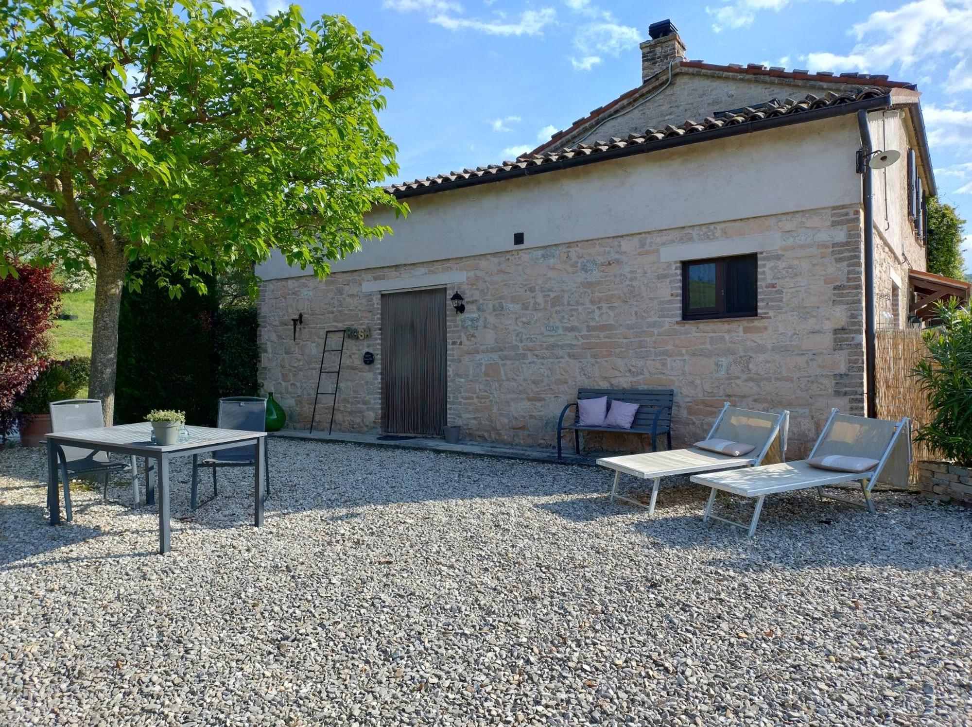 Rosa Nel Pozzo Apartments And B&B San Pietro  Exteriér fotografie